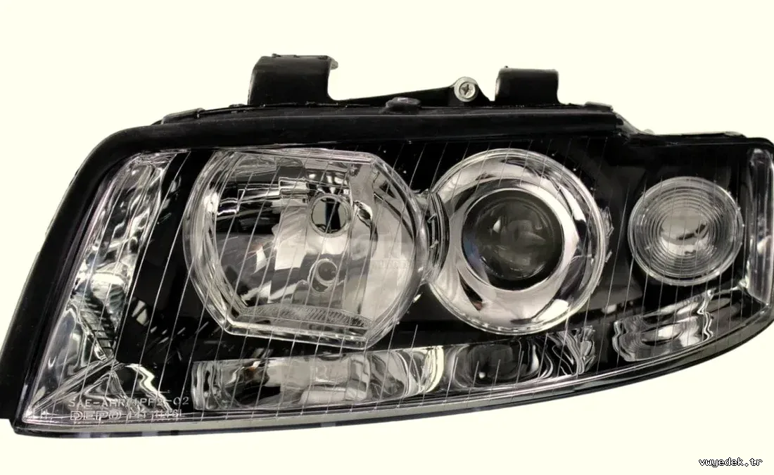 Ön Far Sağ - Audi – A4 2001 - 2005 - İTHAL - 8E0941030C
