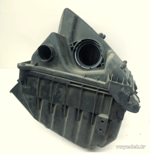 Hava Filtre Kutusu - Audi - A4 - Orjinal - 06B133837AE