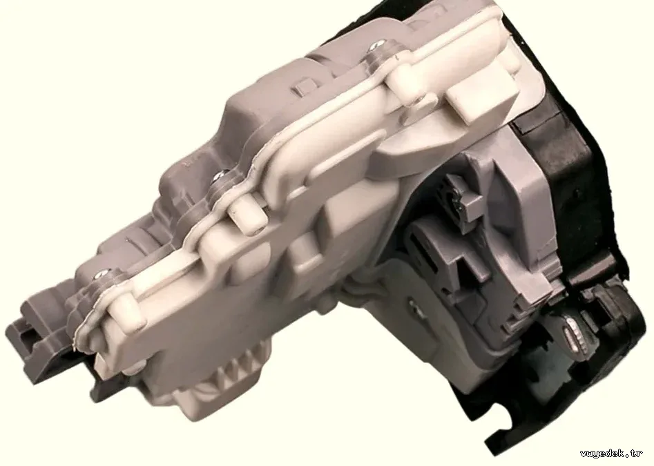 Kapı Klidi Sol Arka - Audi A4 - VİKA - 8K0839015