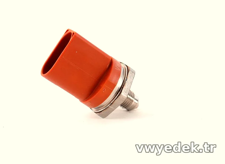 Motor Benzin Pompa Basınç Müşürü - CTHD - Motor - 2.0 TDI - Jetta - 2015 - 2018 - Orjinal - 06J906051D-17
