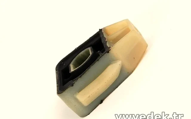 Radyatör Bağlantı Takozu Alt – AHW – Motor – 1.4/1.6 TDI – Bora – 1999 – 2001